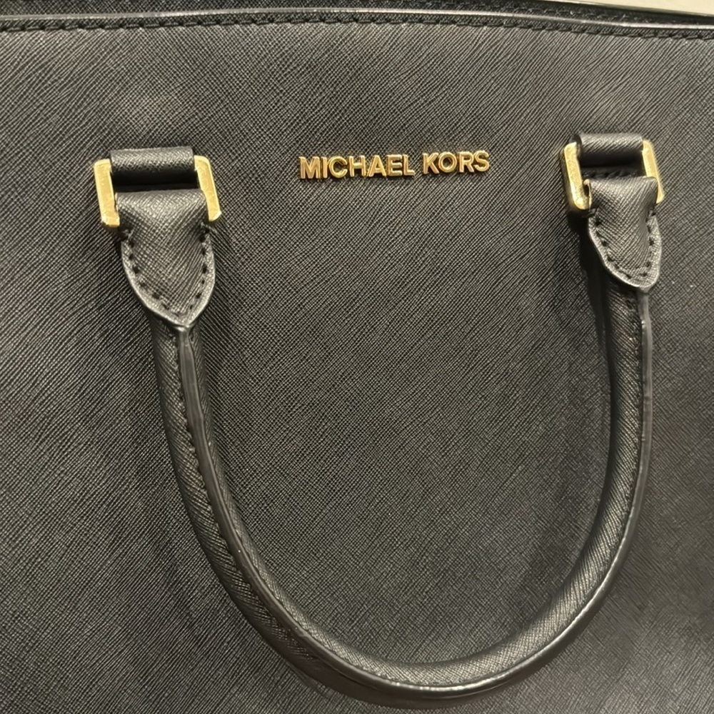 Michael Kors Selma medium black bag - Picture 4 of 11